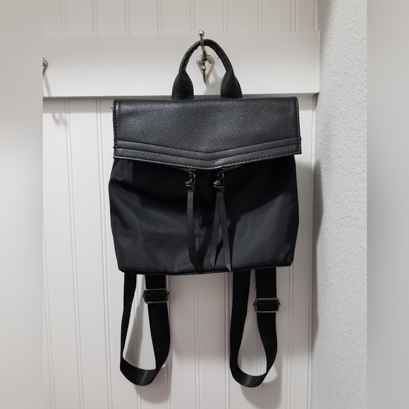 Botkier Handbags - NWOT Botkier New York Black Backpack 🎒